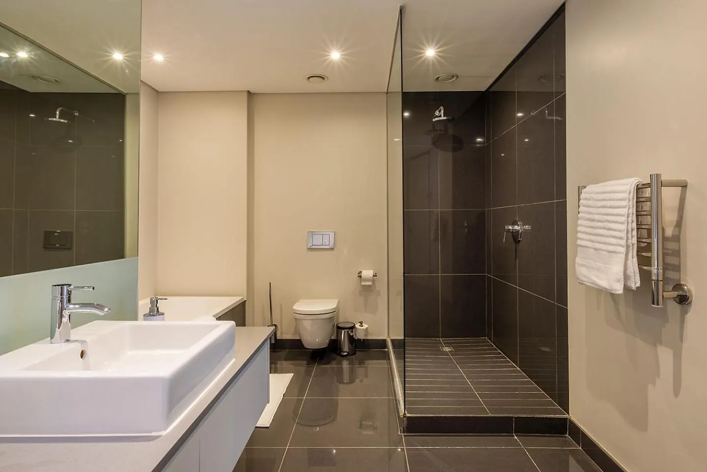 Mirage Luxury By Nivar Cape Town South Africa