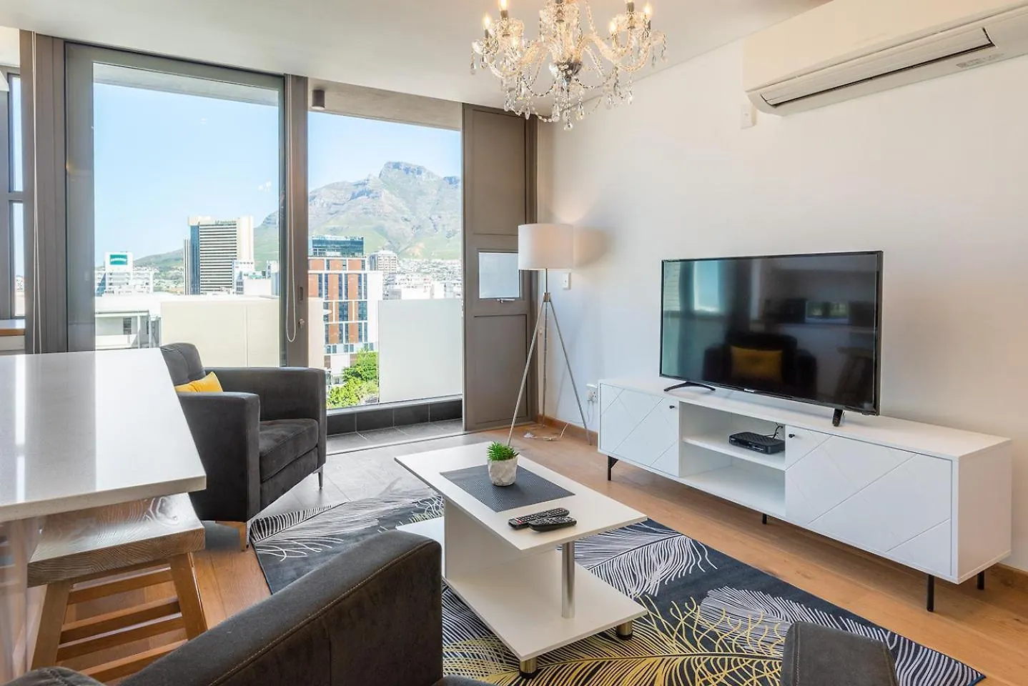 Mirage Luxury By Nivar Cape Town 0*,  South Africa