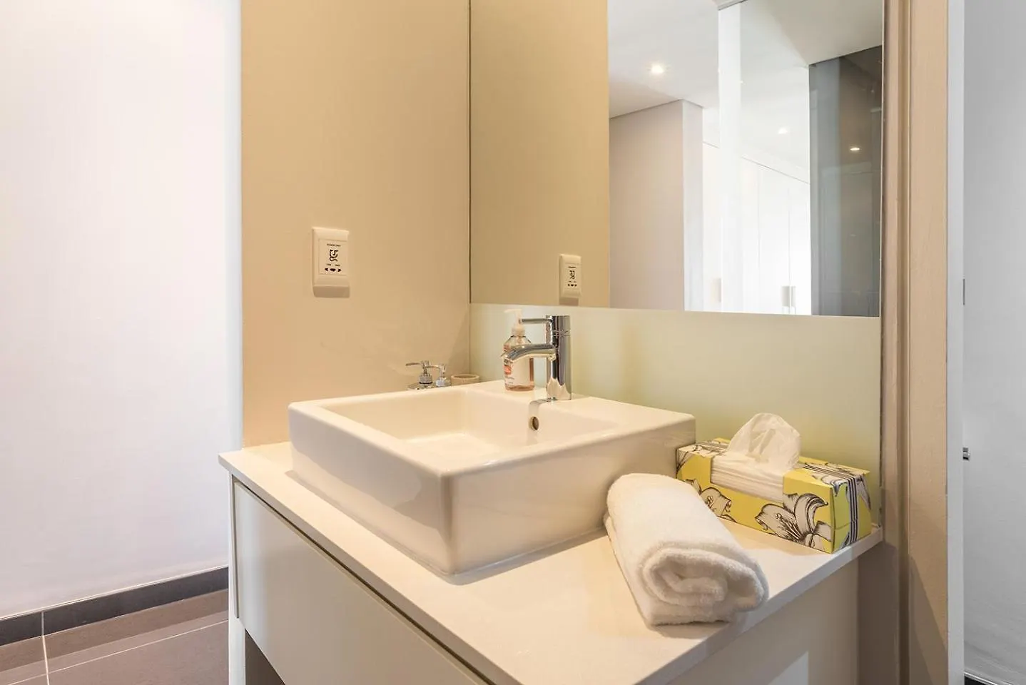 Mirage Luxury By Nivar Cape Town 0*,
