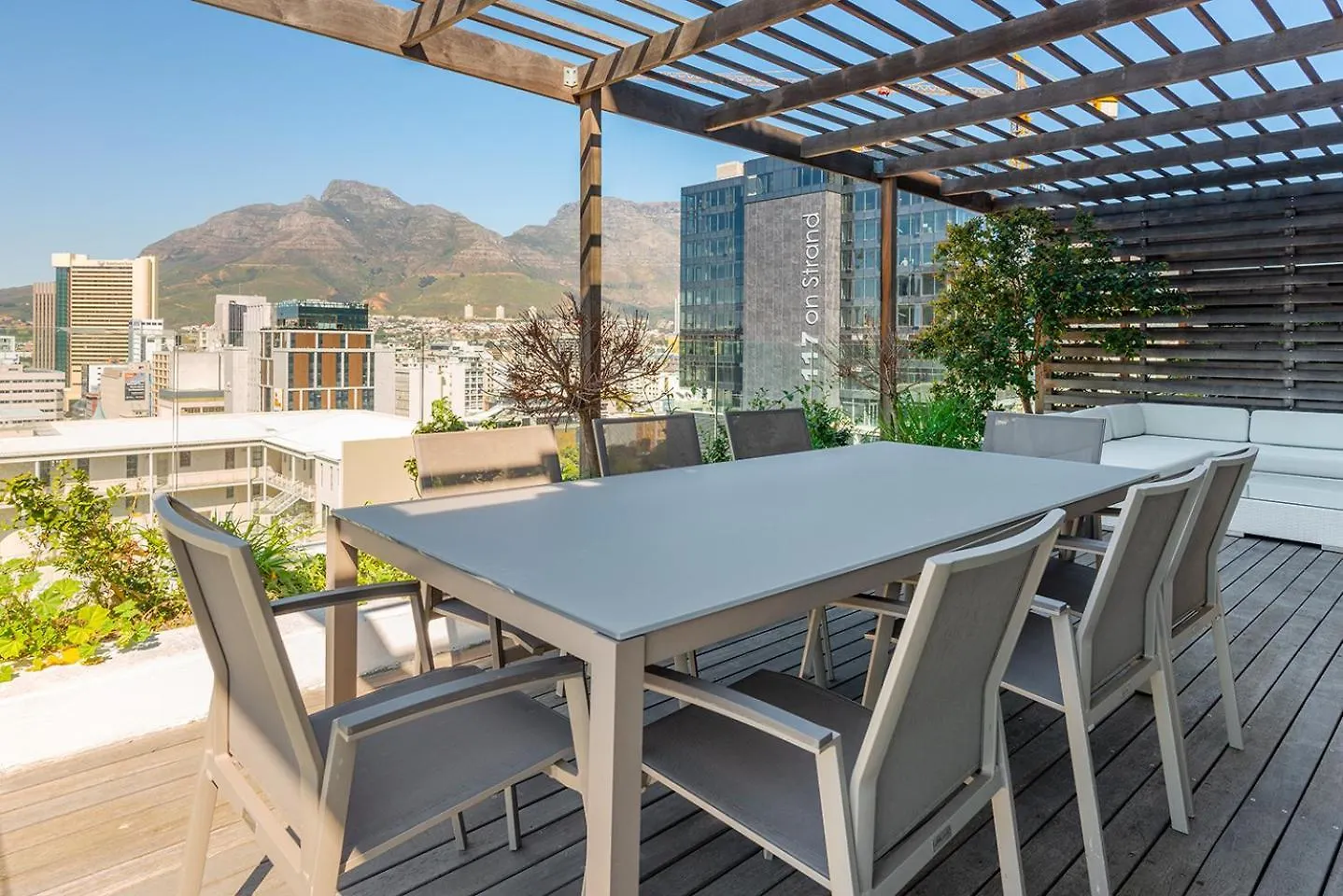 Mirage Luxury By Nivar Cape Town Apartment