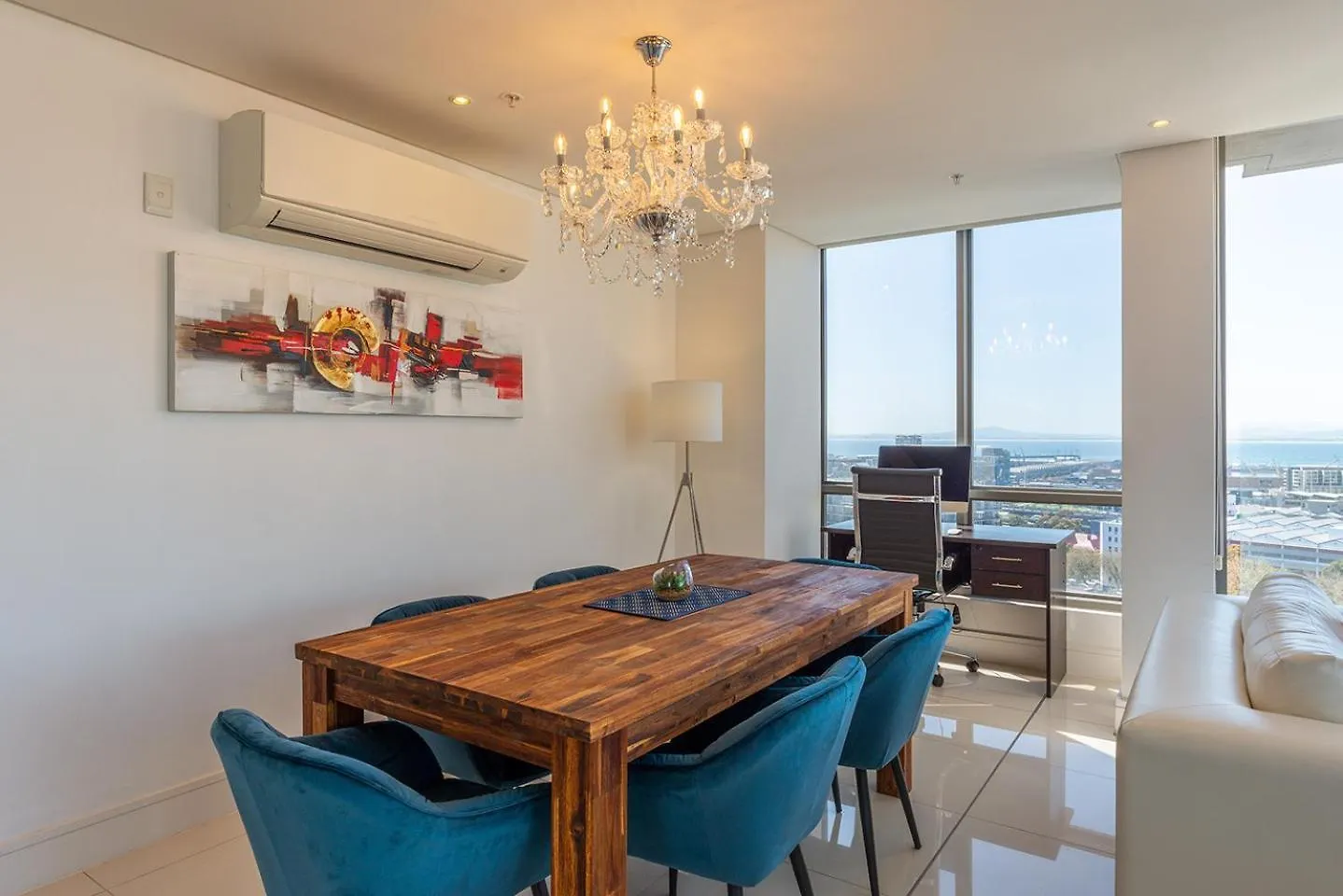 Apartment Mirage Luxury By Nivar Cape Town