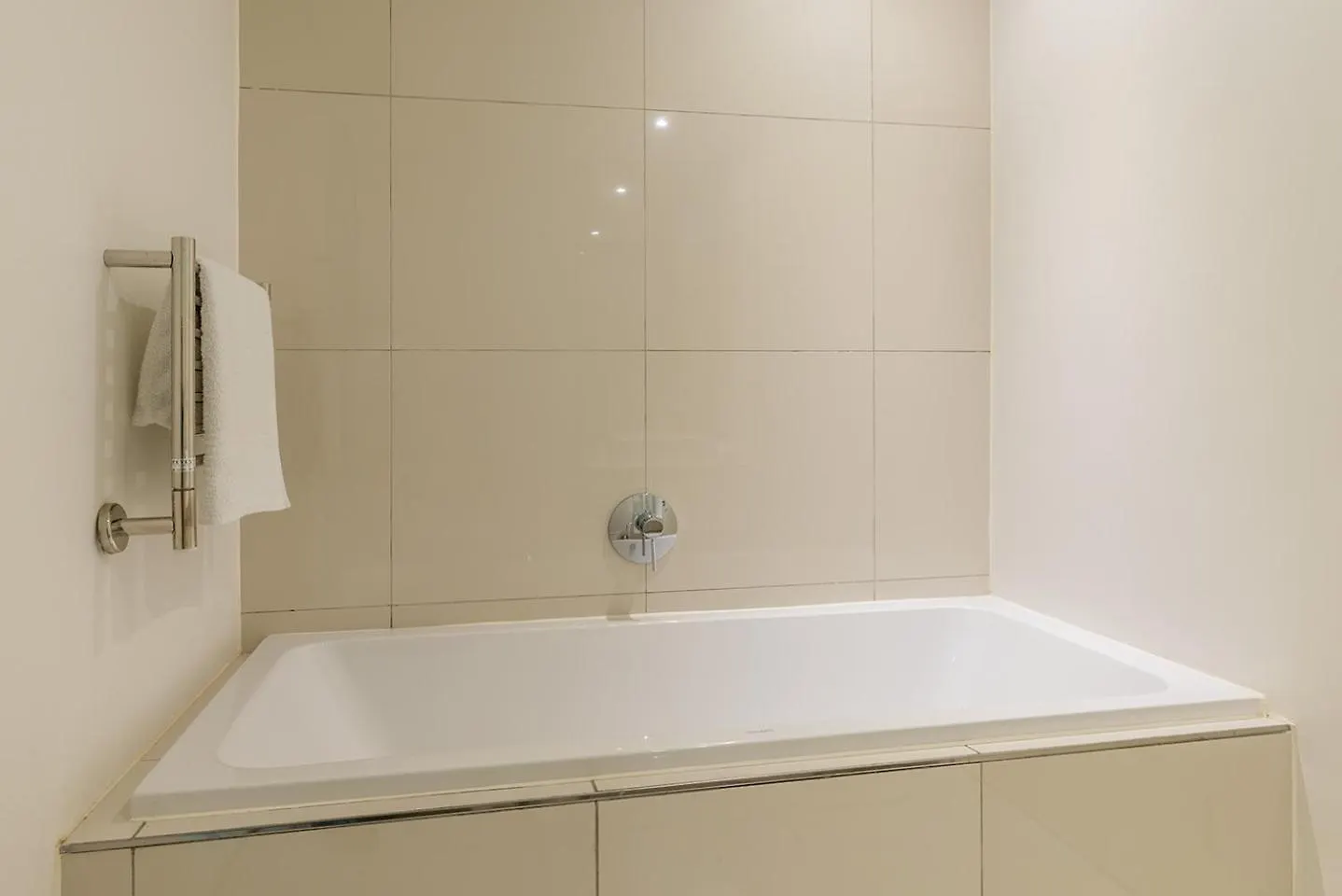 Mirage Luxury By Nivar Cape Town 0*,  South Africa