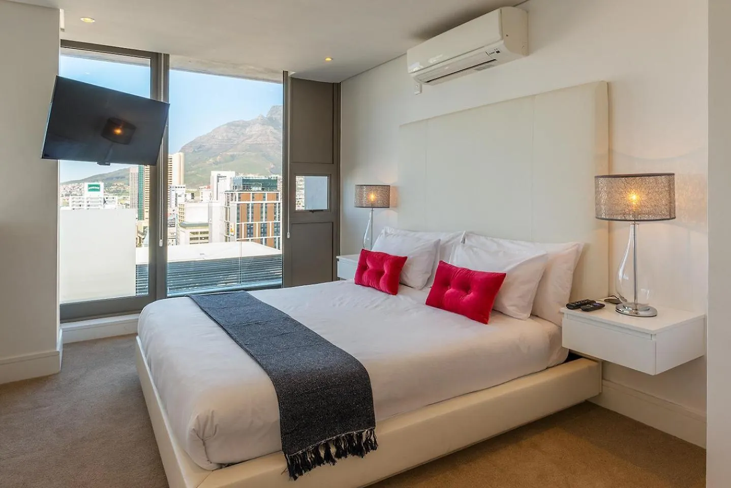 Mirage Luxury By Nivar Cape Town Apartment