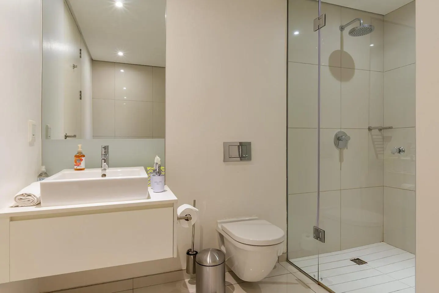 Mirage Luxury By Nivar Cape Town Apartment
